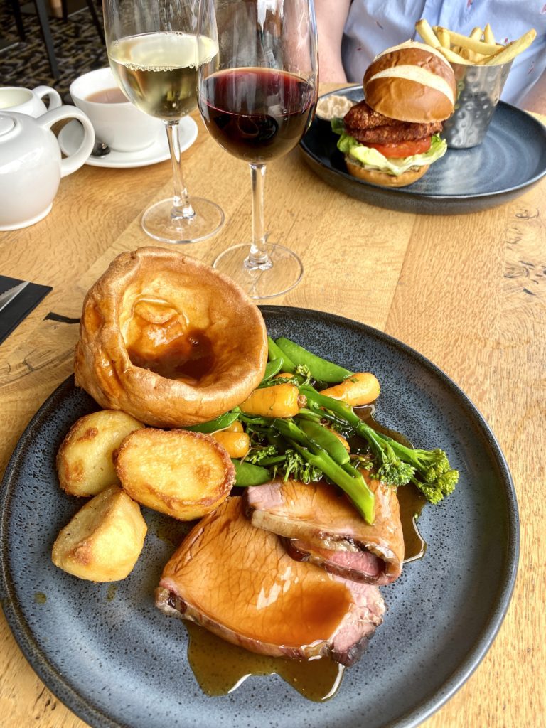 Sunday roast Loks bar and kitchen shawlands 